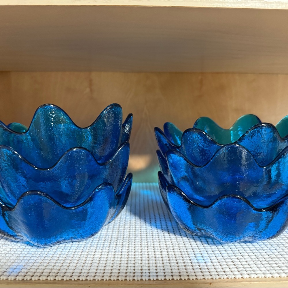 Blenko Blue Teal Lotus Bowl Scalloped Ruffle Edge Art Glass Candy Trinket Dish